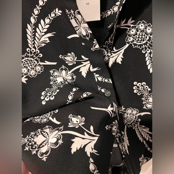 NWT - Ann Taylor Flowy Black & White Floral Collared Sleeveless Blouse - M - Picture 3 of 4